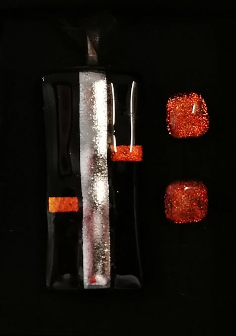 Hovedbilde Smykkesett i glass sort/sølv/orange
