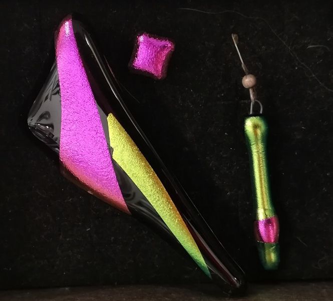 Hovedbilde Smykkesett i glass, sort/lilla/lime